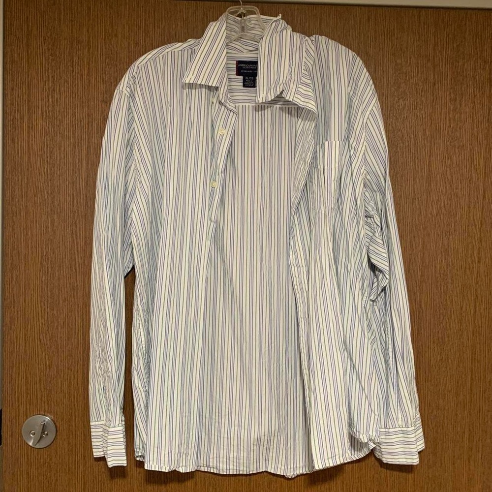 Men's American eagle button up shirt XL white and blue